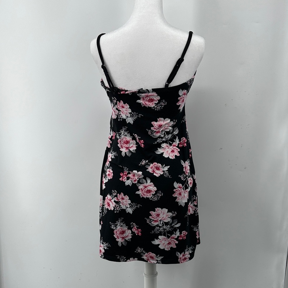 Laura Ashley Black and Pink Floral Nightie and Robe Set - Picture 6 of 8